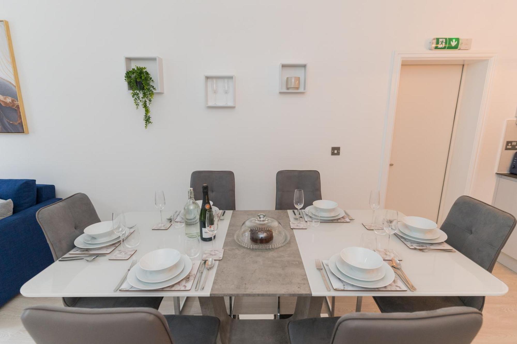 Luxurious 2 Bed Birmingham House Free Parking - Sleeps 6 Apartment Exterior photo