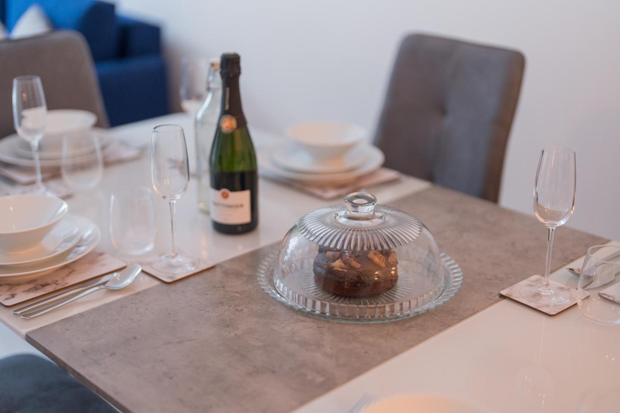 Luxurious 2 Bed Birmingham House Free Parking - Sleeps 6 Apartment Exterior photo