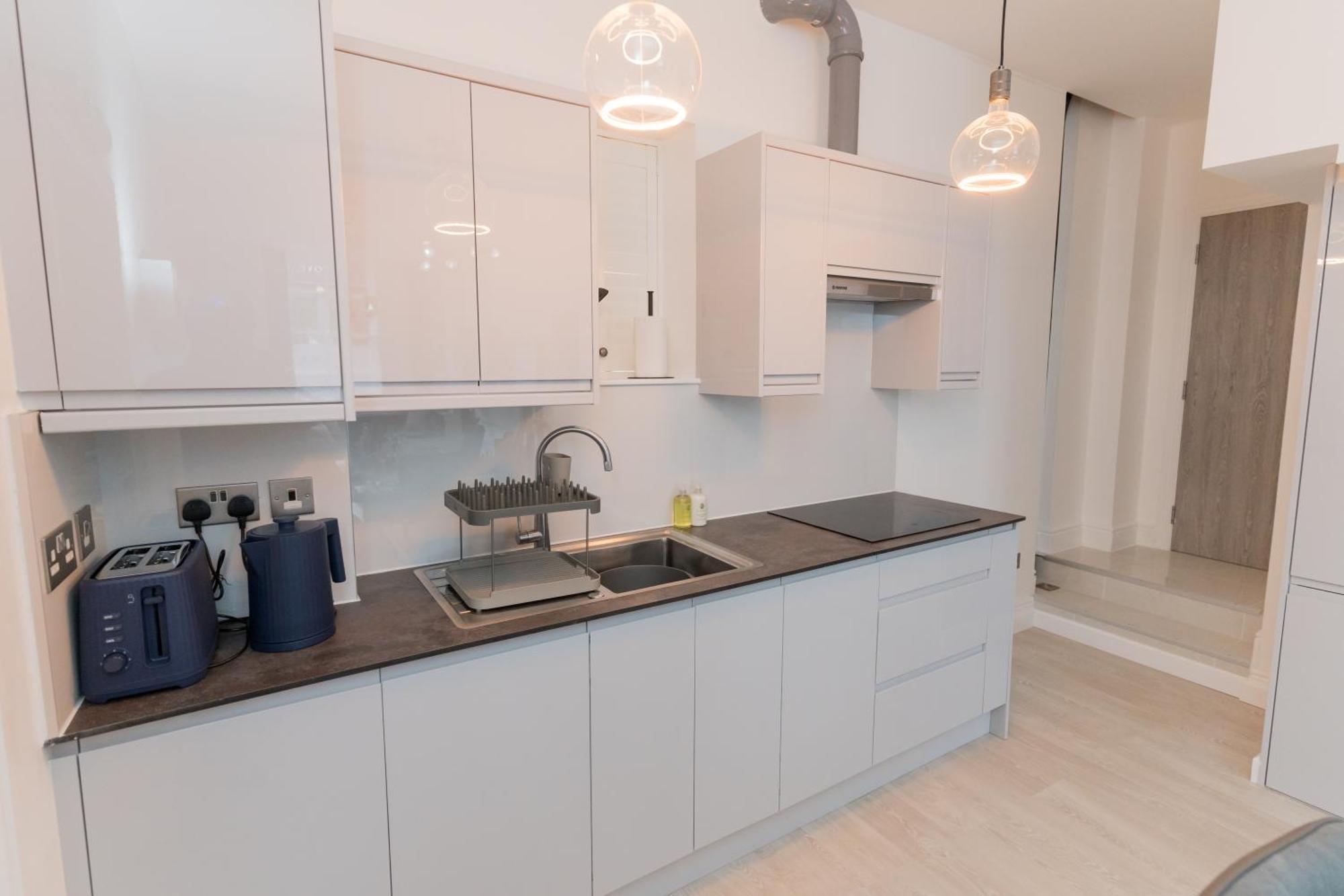 Luxurious 2 Bed Birmingham House Free Parking - Sleeps 6 Apartment Exterior photo