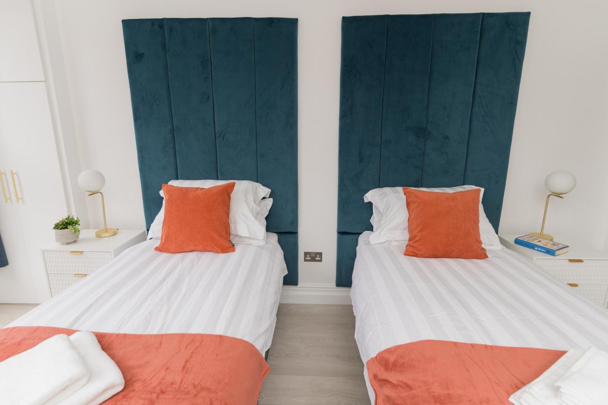 Luxurious 2 Bed Birmingham House Free Parking - Sleeps 6 Apartment Exterior photo